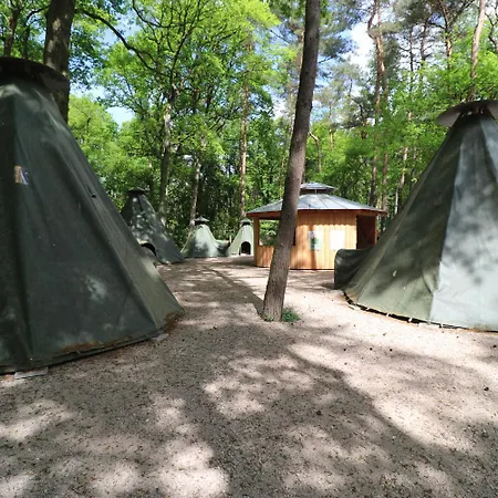 Κάμπινγκ Wolfcenter Tipis - Ohne Betten - Inklusive Eintritt In Wolfcenter Fuer Zwei Tage *